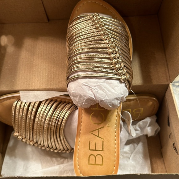 NIB Leather upper Gold Sandals by Beach by Matisse - Picture 2 of 8